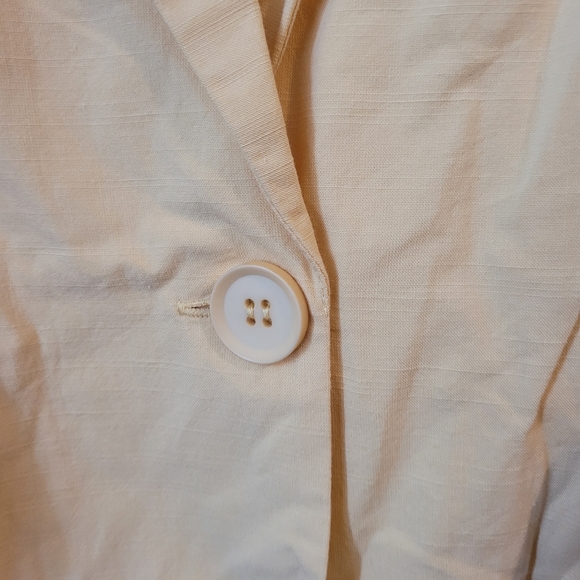 Lush Blazer - Picture 7 of 11